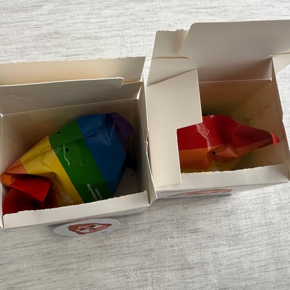 2 pcs RED and Purple

Pop Mart Cry Baby Keychain Plush - Picture 2 of 3